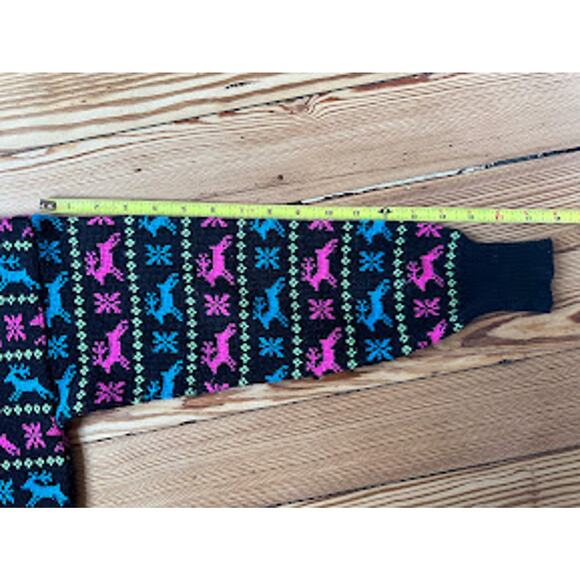 VTG 80s CHRISTMAS SWEATER Girl Meister Wool Blend Black Blue Pink Reindeer Top - Picture 5 of 6
